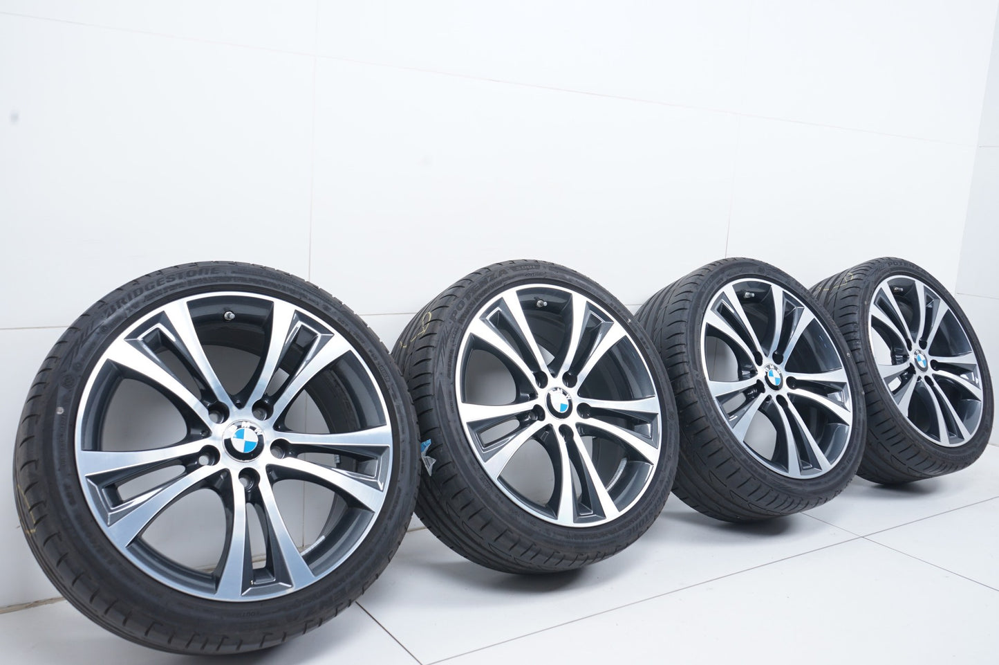 BMW 1er 2er серия F20 F21 18 Zoll 384 Бмв 1-ва 2-ра серия Ф20 Ф21 18 цола 384 летен комплект летни гуми