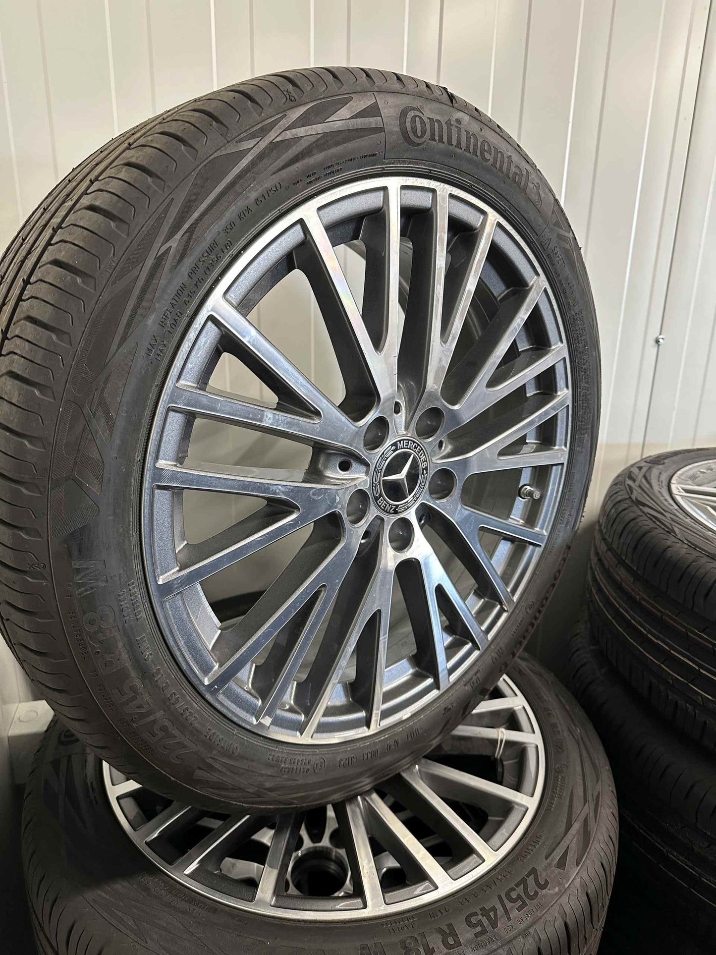 Оригинал Като Нови Mercedes A B Cla Klasse 18 Zoll W177 W247 W118 Мерцедес А Б Цла Класа 18 цола джанти летен комплект летни гуми
