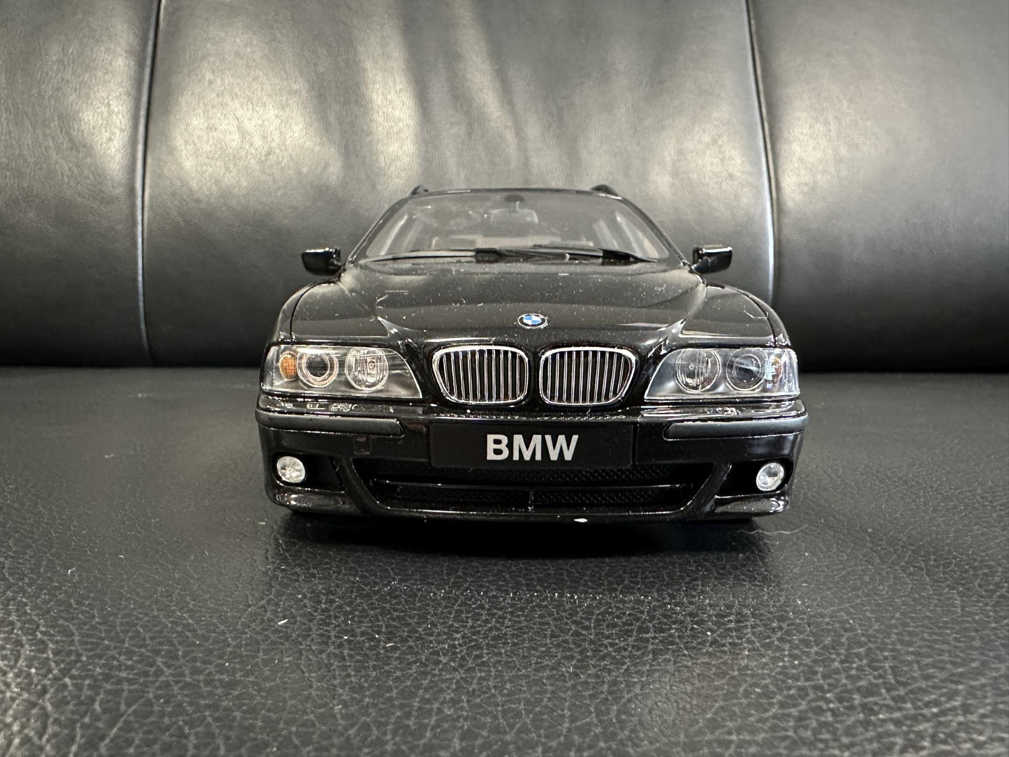 Bmw 540i E39 Kombi black Limitiert 346/2500 1:18 OTTO OT1013 Бмв 540и Е39 Комби черен Лимитирана