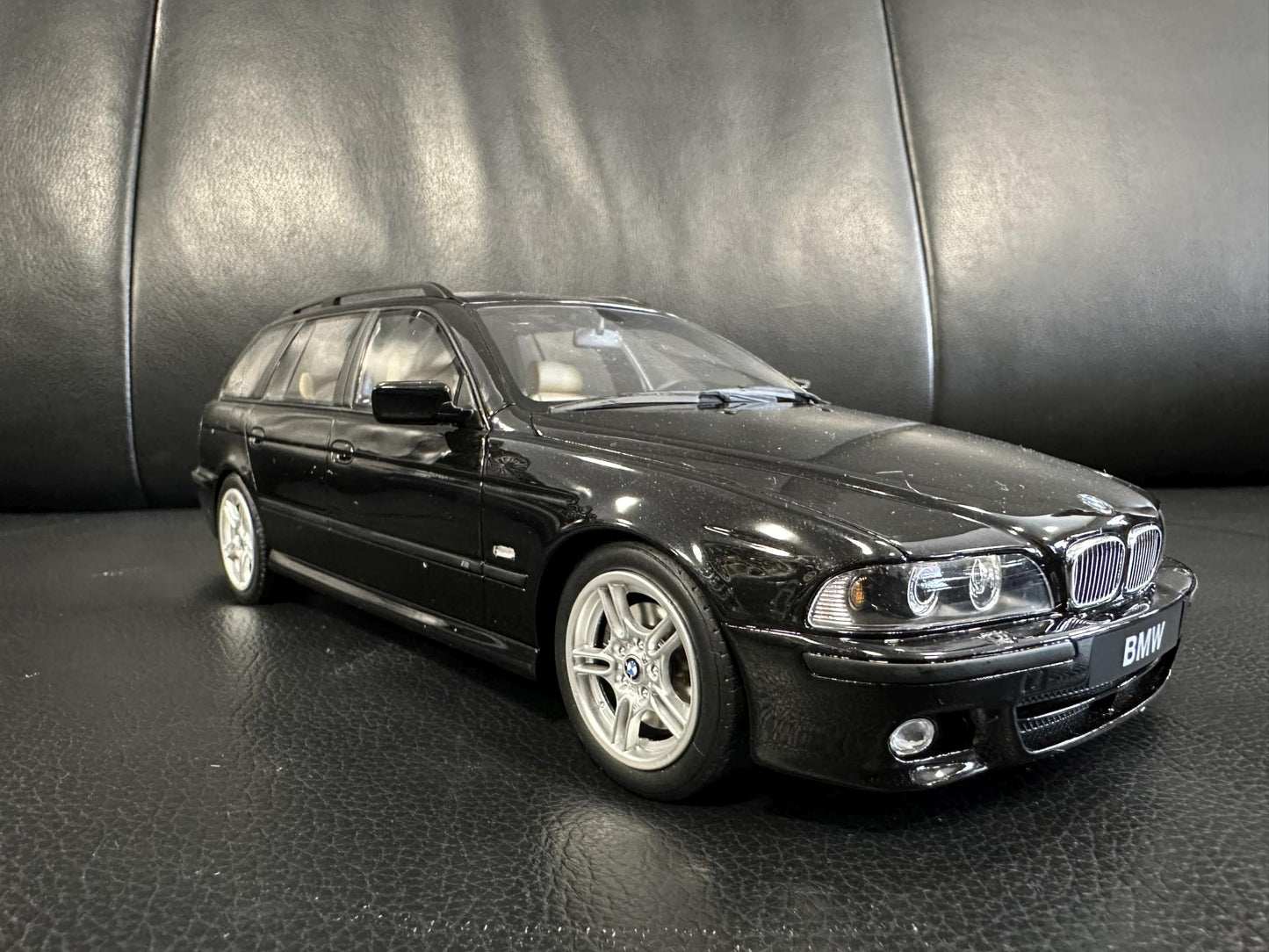 Bmw 540i E39 Kombi black Limitiert 346/2500 1:18 OTTO OT1013 Бмв 540и Е39 Комби черен Лимитирана