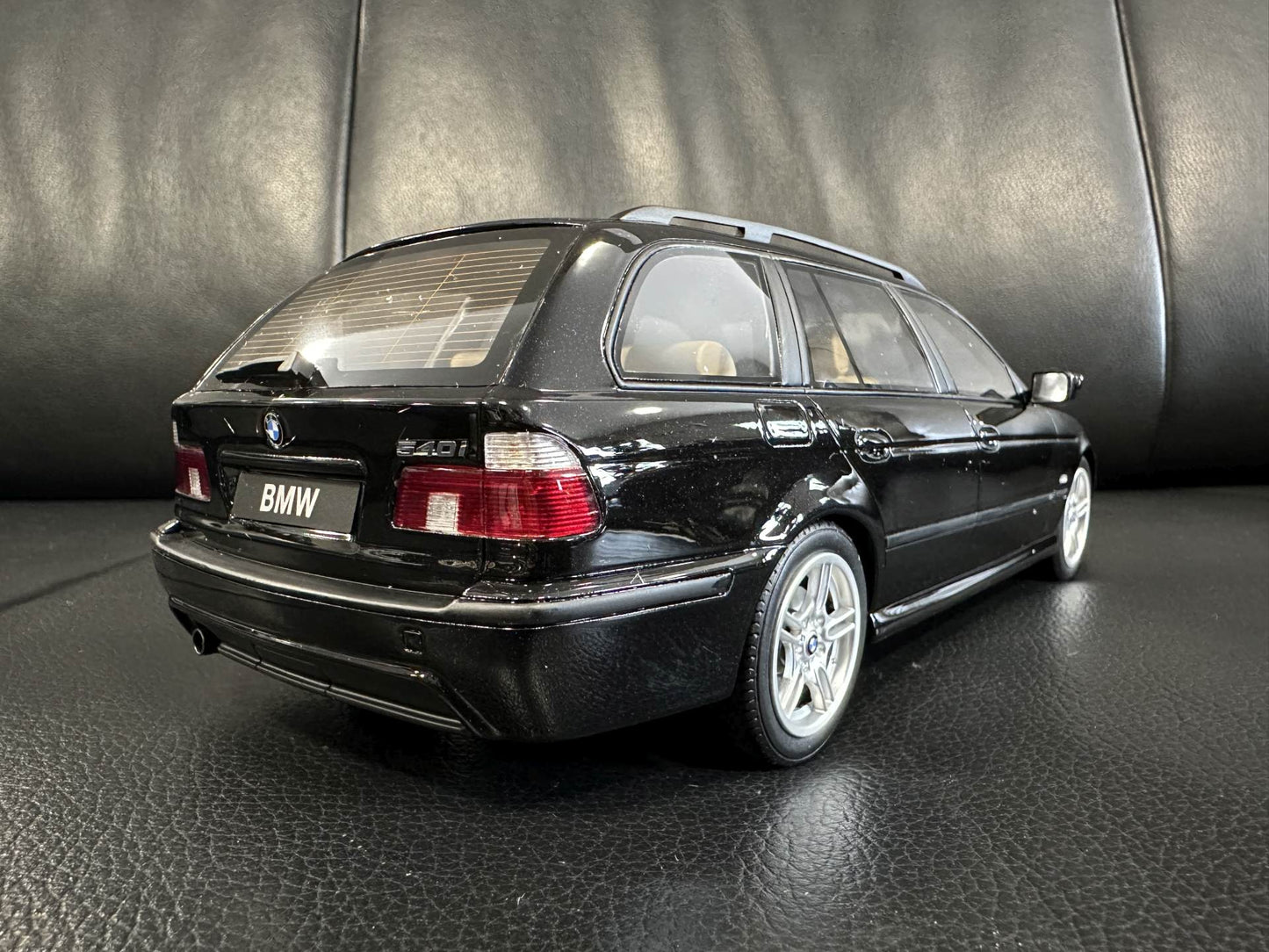 Bmw 540i E39 Kombi black Limitiert 346/2500 1:18 OTTO OT1013 Бмв 540и Е39 Комби черен Лимитирана
