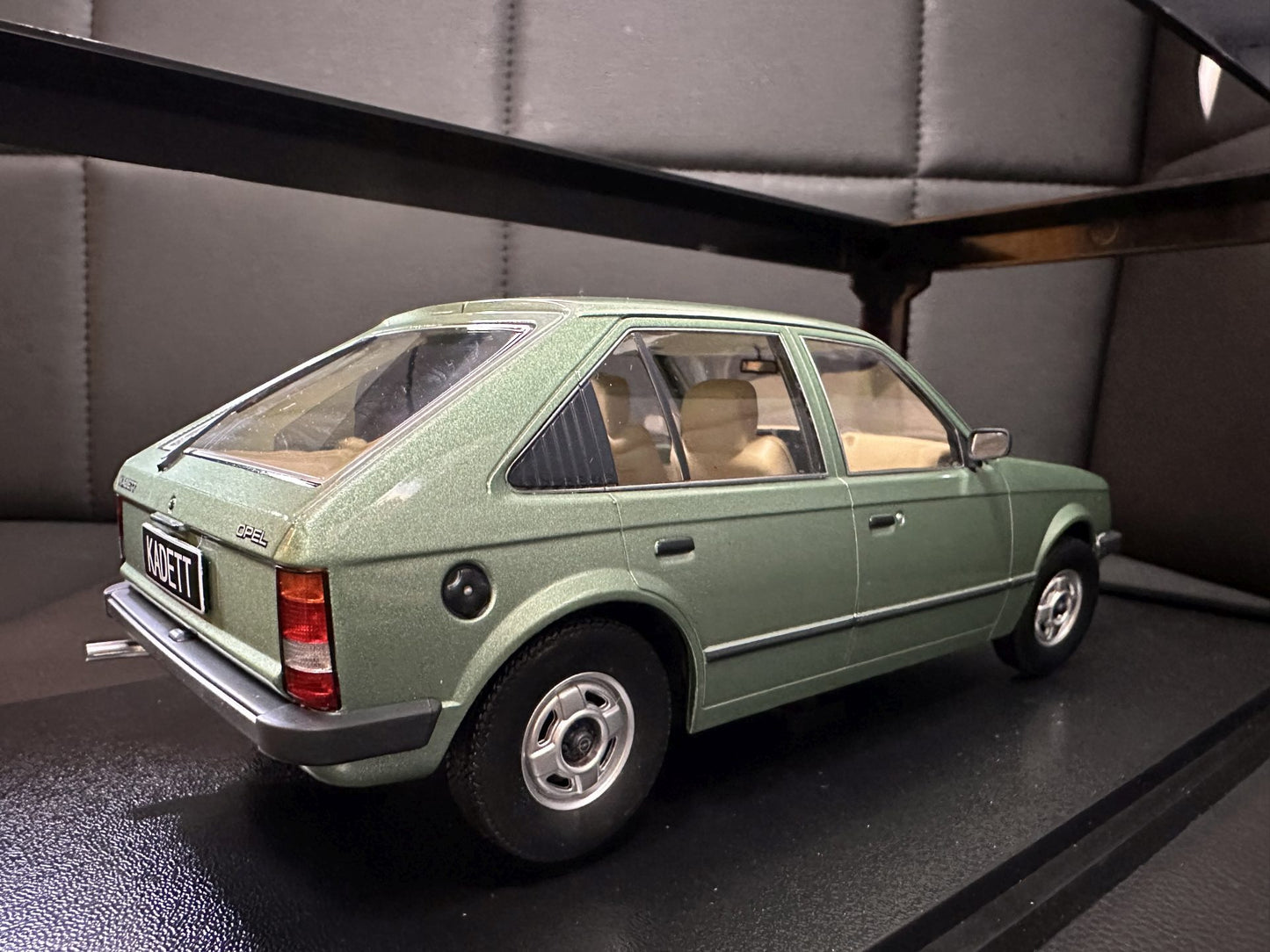Opel Kadett D Light Green 1:18 Triple 9 Опел Кадет Д светло зелен
