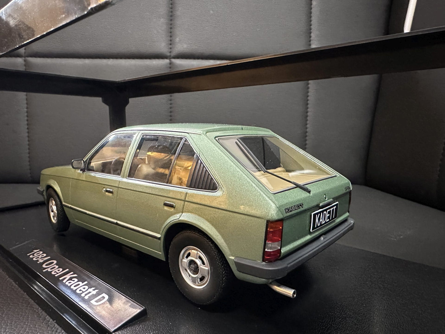 Opel Kadett D Light Green 1:18 Triple 9 Опел Кадет Д светло зелен