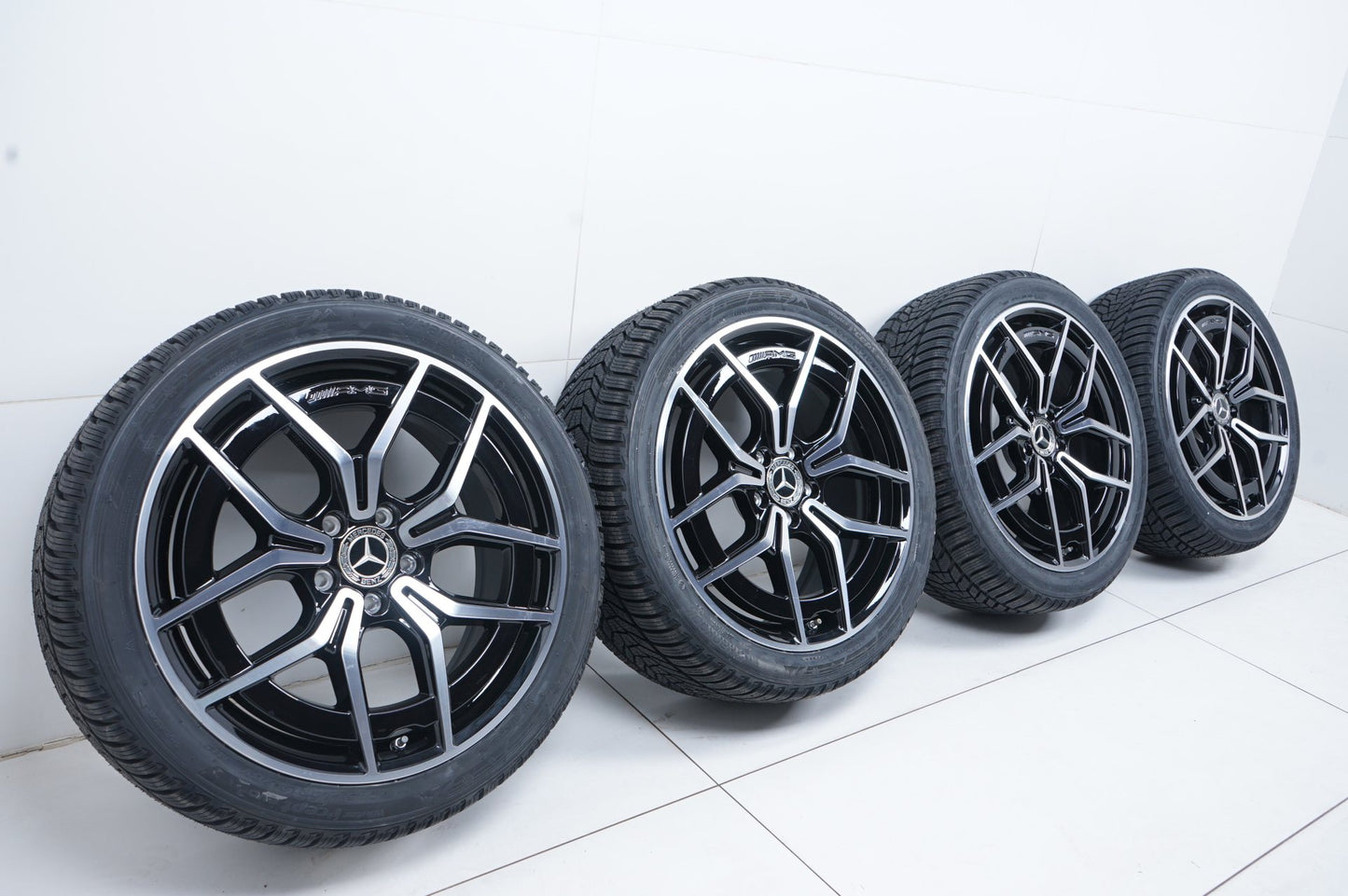 Нови Оригинал Mercedes E Klasse W213 AMG 19 Zoll Мерцедес E класа W213 19 цола зимен комплект зимни гуми