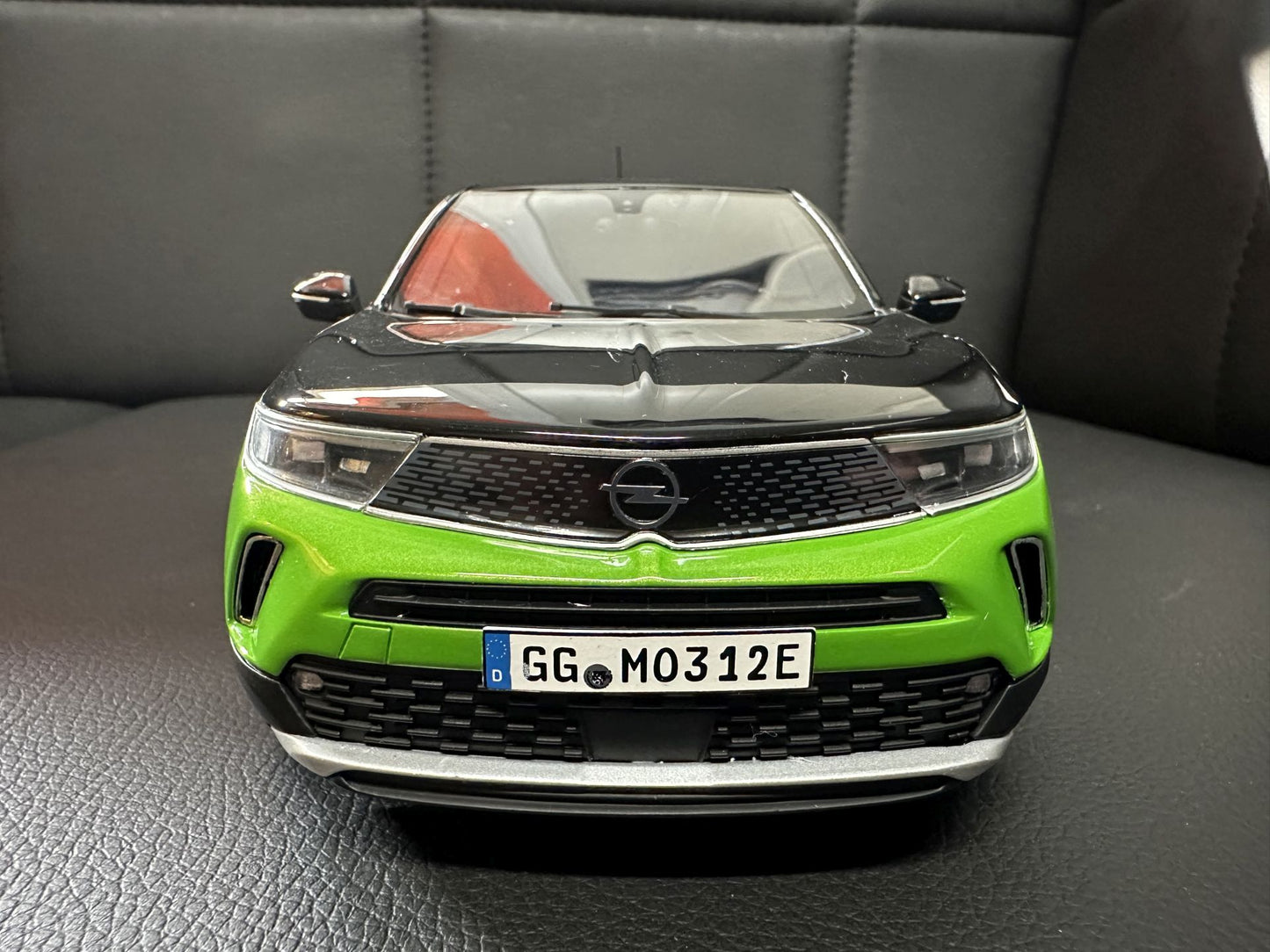 Opel Mokka-e GS Line green ОТ435 Limitiert 795/999 1:18 Otto Опел Moka-e Лимитирана зелена