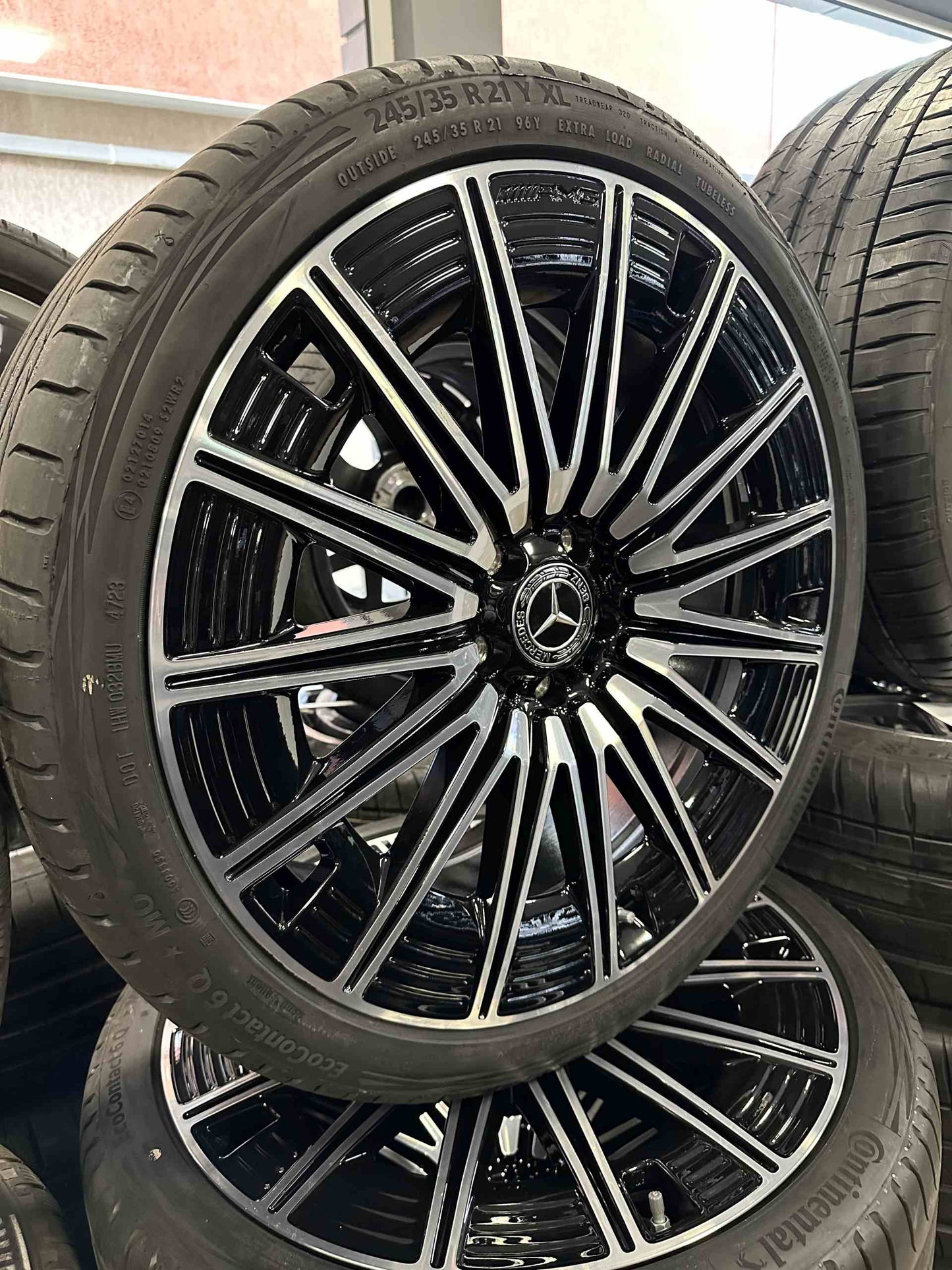 Като Нови Mercedes E Klasse W214 21 Zoll AMG Мерцедес E класа W214 21 цола AMG летен комплект летни гуми