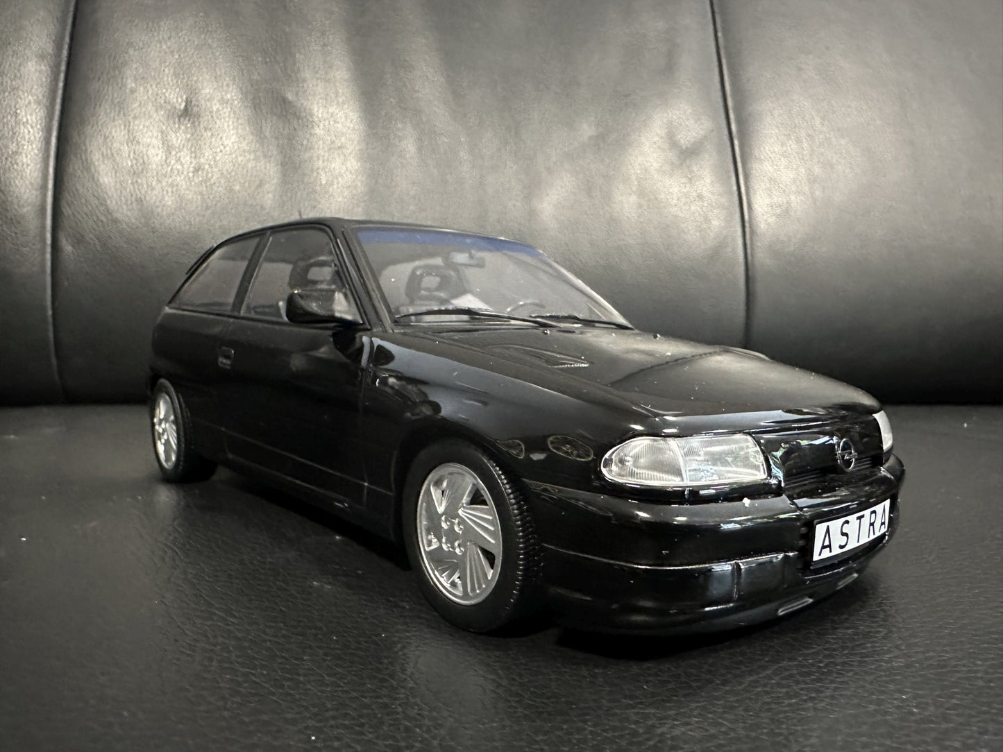 Opel Astra GSI 1992 black Limitiert 1000pcs 1:18 NOREV 183671 Опел Астра черен Лимитирана