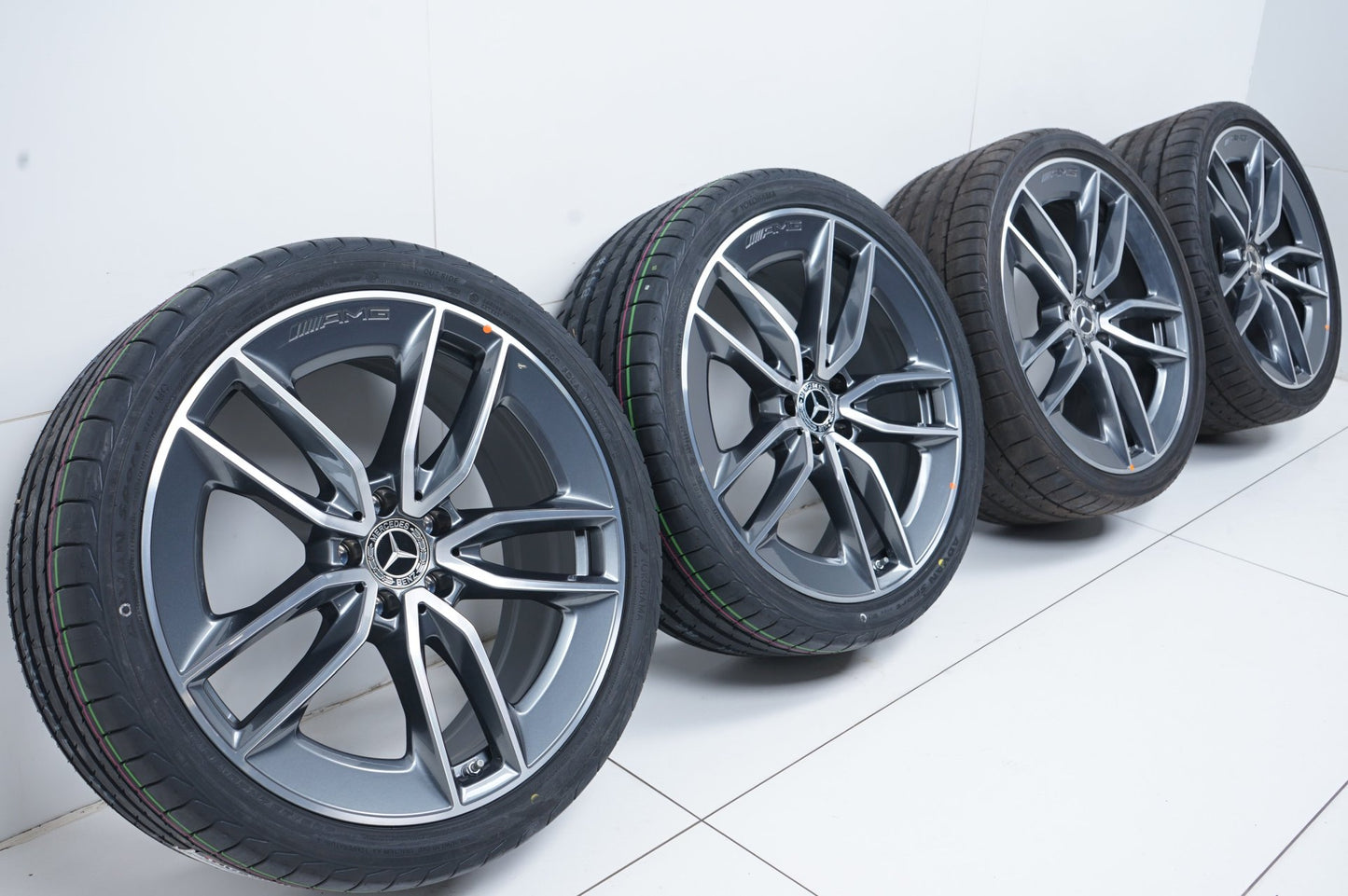 Нови Оригинал Mercedes E klasse E43 E53 AMG W213 20 Zoll Мерцедес Е класа W213 20 цола AMG Е43 Е53 джанти летен комплект летни гуми
