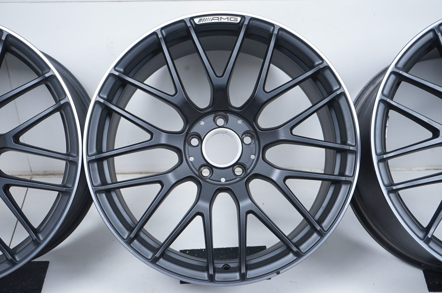 Оригинални Mercedes C63 AMG Coupe W205 19 Zoll Мерцедес Ц63 АМГ Купе W205 Алуминиеви джанти 19 цола A2054015900 A2054016000