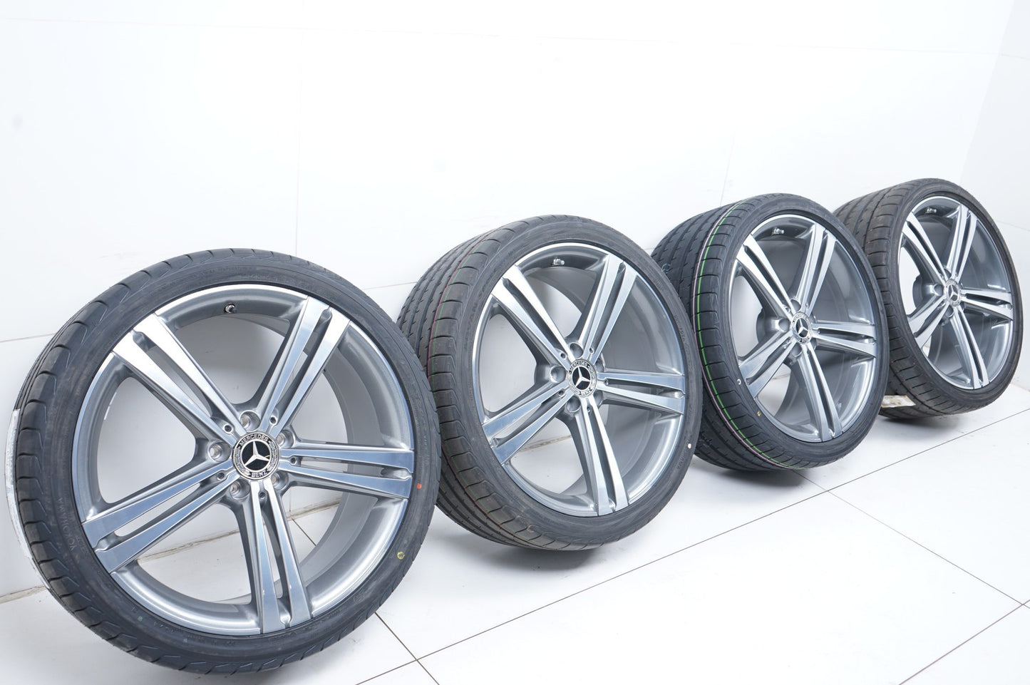 Като Нови Mercedes Cls klasse W257 20 Zoll  Мерцедес Цлс класа W257 20 цола джанти летен комплект летни гуми