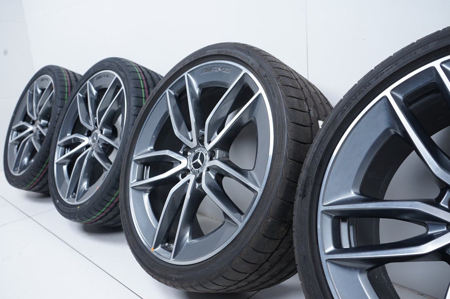 Нови Оригинал Mercedes E klasse E43 E53 AMG W213 20 Zoll Мерцедес Е класа W213 20 цола AMG Е43 Е53 джанти летен комплект летни гуми