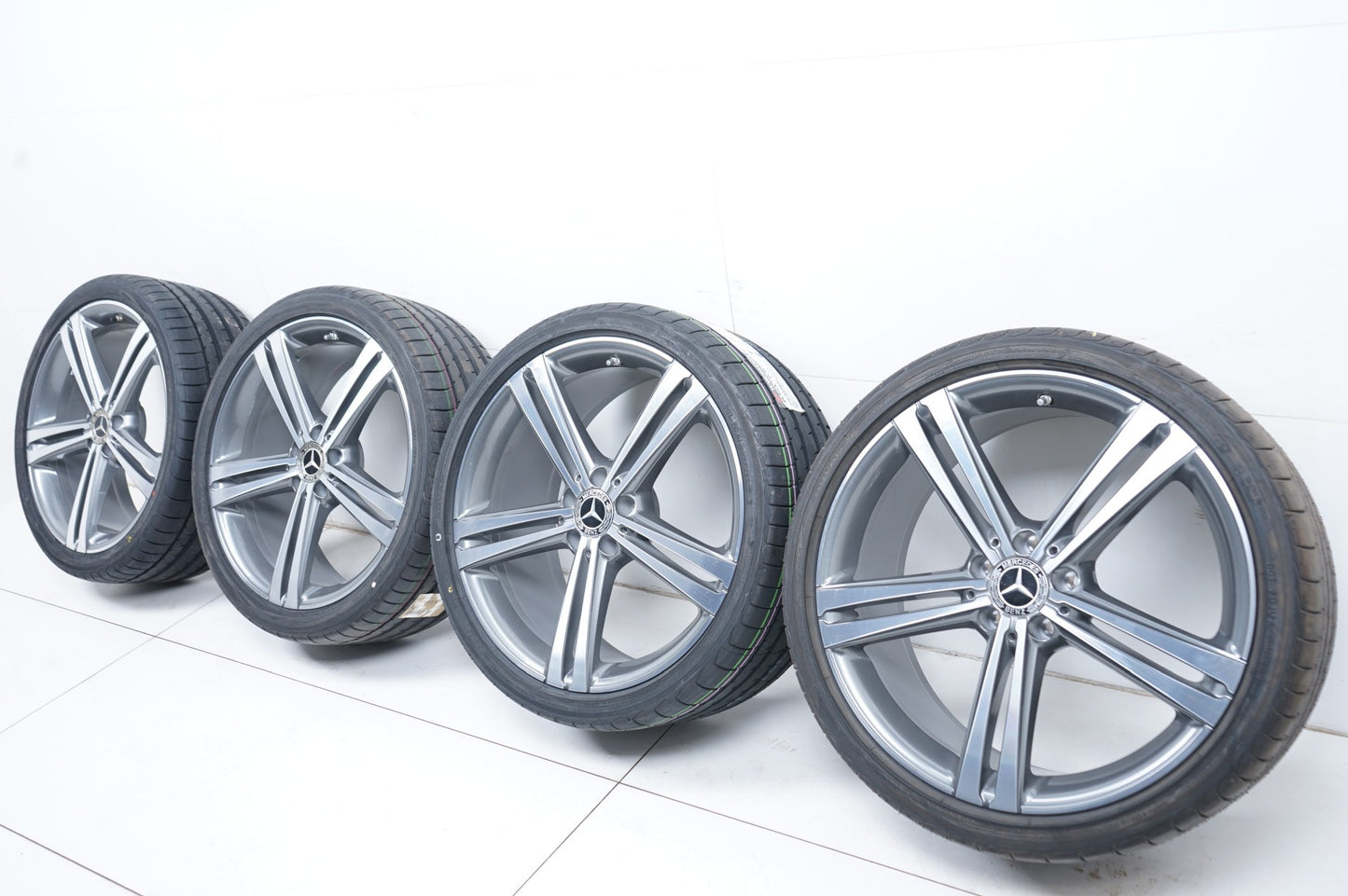 Като Нови Mercedes Cls klasse W257 20 Zoll  Мерцедес Цлс класа W257 20 цола джанти летен комплект летни гуми