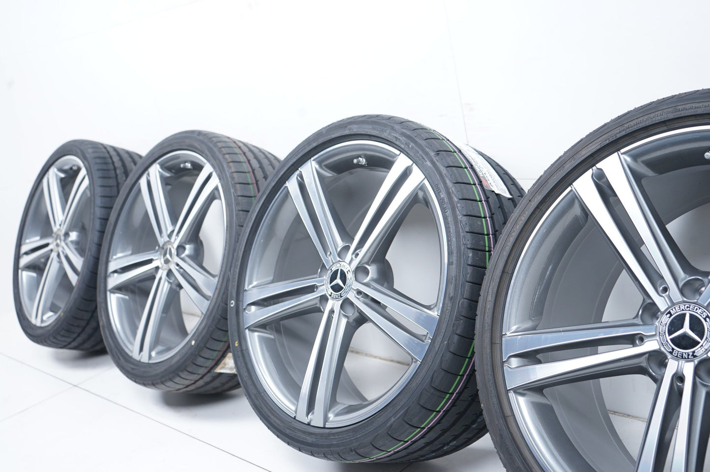 Като Нови Mercedes Cls klasse W257 20 Zoll  Мерцедес Цлс класа W257 20 цола джанти летен комплект летни гуми