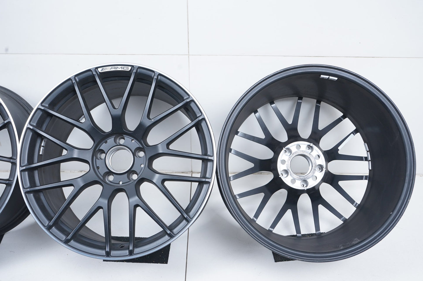 Оригинални Mercedes C63 AMG Coupe W205 19 Zoll Мерцедес Ц63 АМГ Купе W205 Алуминиеви джанти 19 цола A2054015900 A2054016000