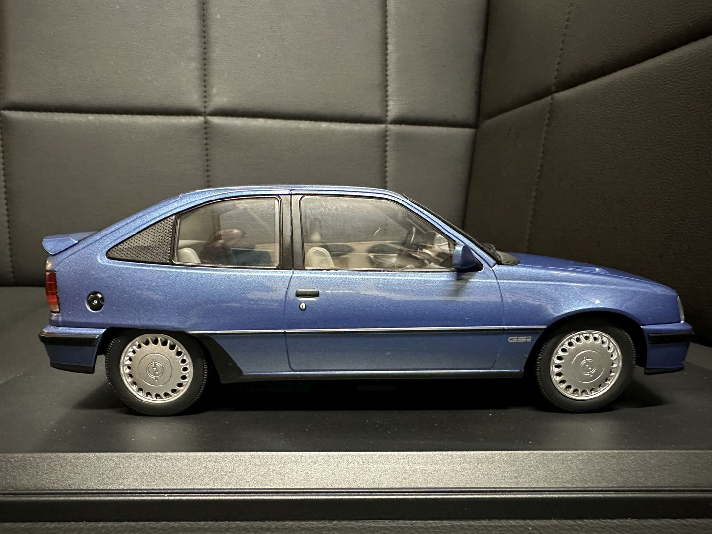 Opel Kadett GSI 1987 blue Limitiert 179/200 1:18 NOREV 183615 Опел Кадет син Лимитирана