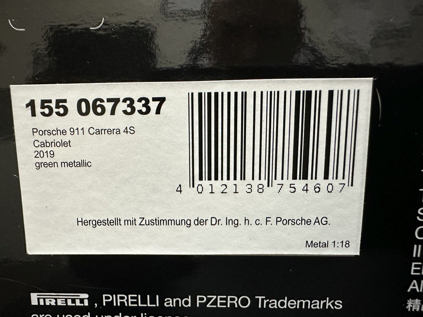 Porsche 911 Carrera 4S Cabrio 2019 green 1:18 Minichamps 155067337 Порше 911 Кабрио зелен