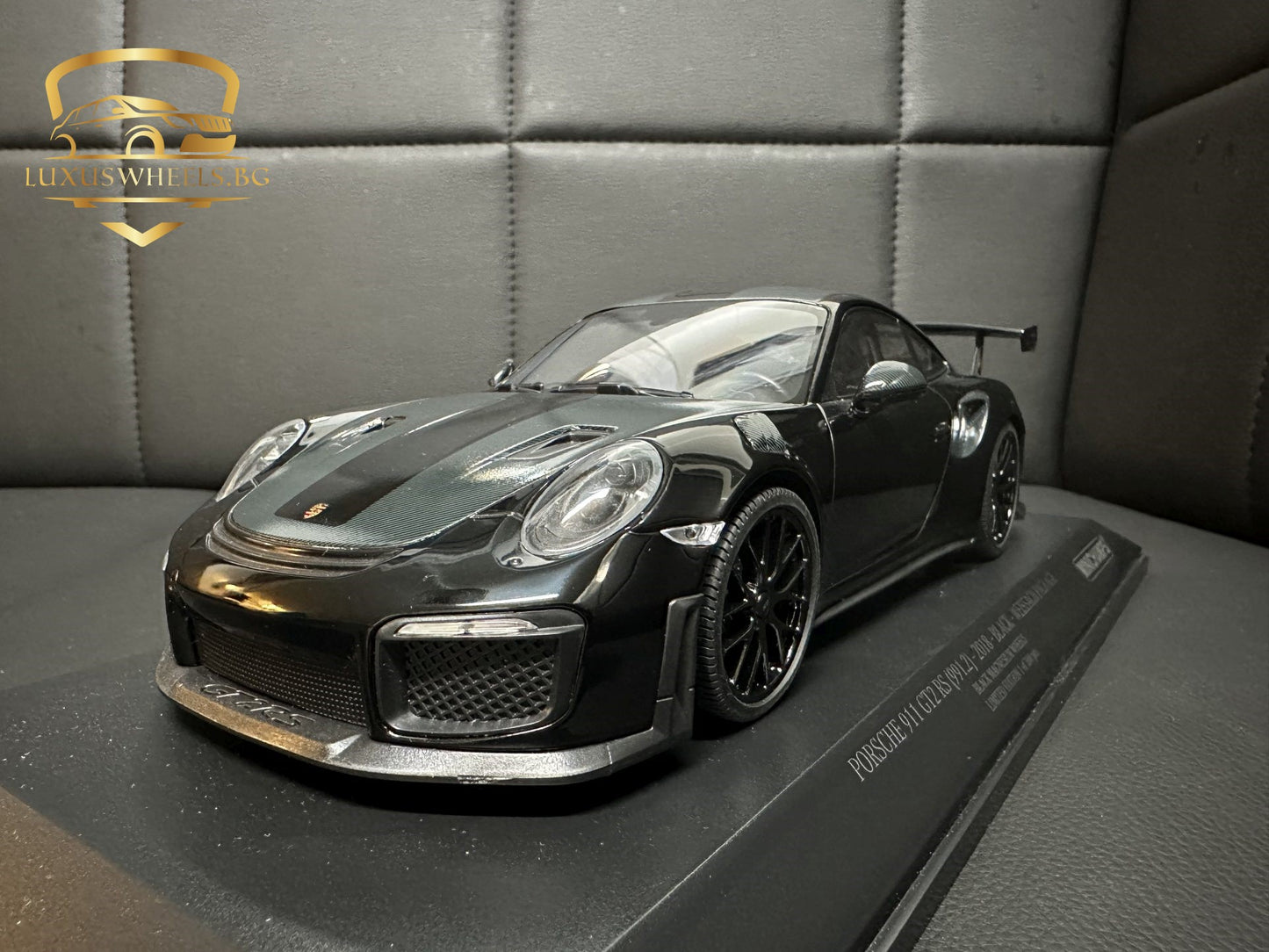 Porsche 911 GT2 RS 2018 black Limitiert 1 of 300 pcs 1:18 Minichamps 153068321 Порше 911 991.2 черен Лимитирана