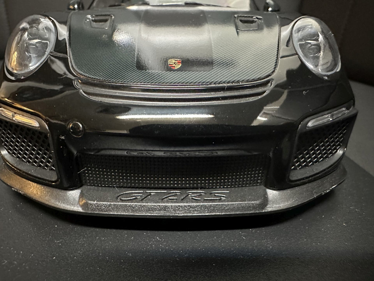 Porsche 911 GT2 RS 2018 black Limitiert 1 of 300 pcs 1:18 Minichamps 153068321 Порше 911 991.2 черен Лимитирана