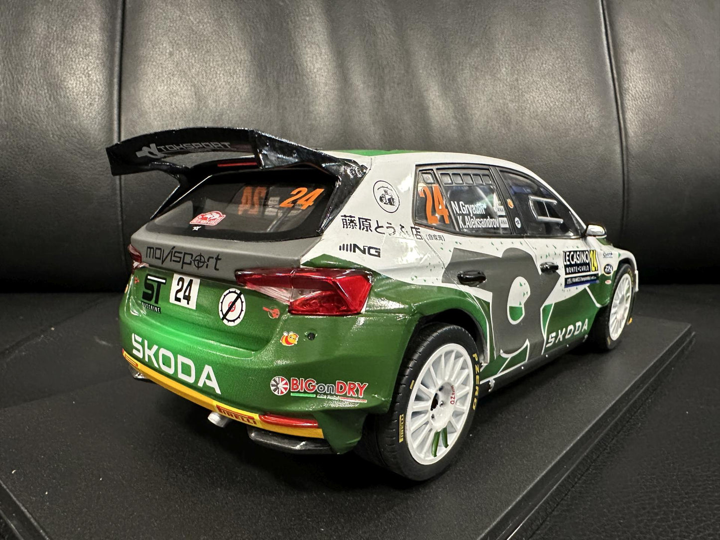 Skoda Fabia Rally WM Mone Carlo 2023 1:18 IXO 18RMC155B.22 Шкода Фабиа Рали Монте Карло 2023 бял/зелен