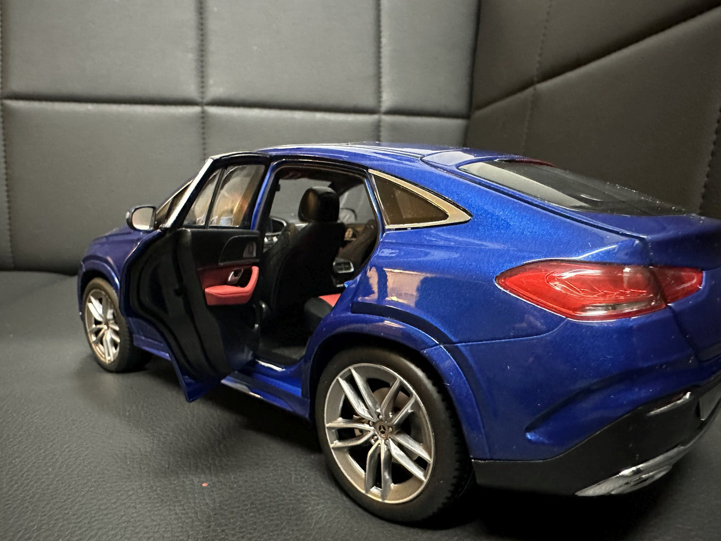 Mercedes Benz GLE Coupe V167 blue 1:18 i Scale Мерцедес Бенц ГЛЕ Купе син