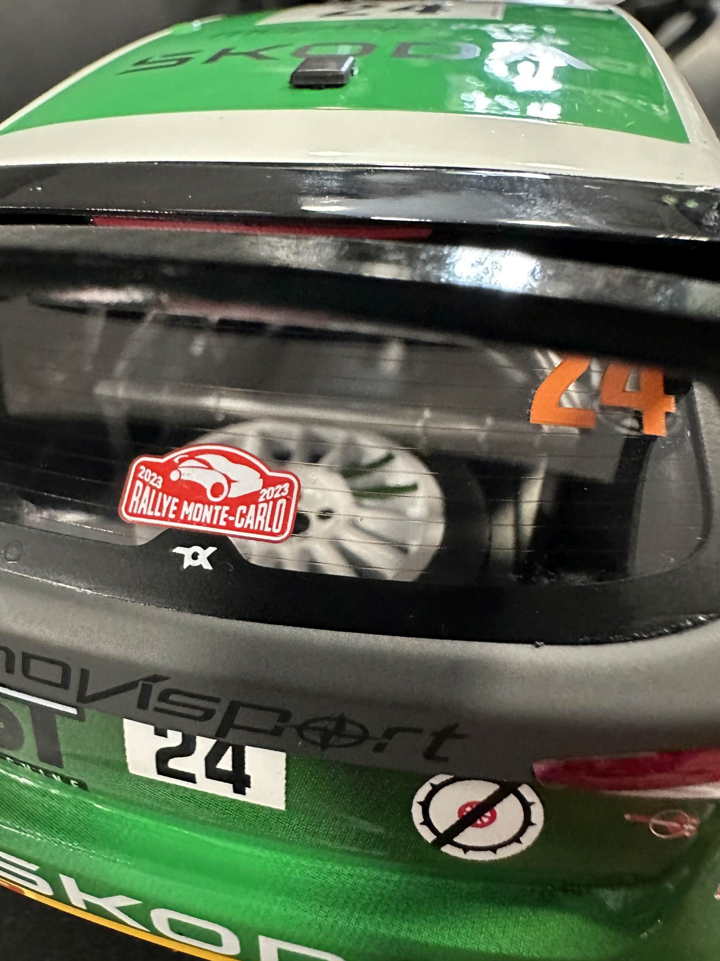 Skoda Fabia Rally WM Mone Carlo 2023 1:18 IXO 18RMC155B.22 Шкода Фабиа Рали Монте Карло 2023 бял/зелен