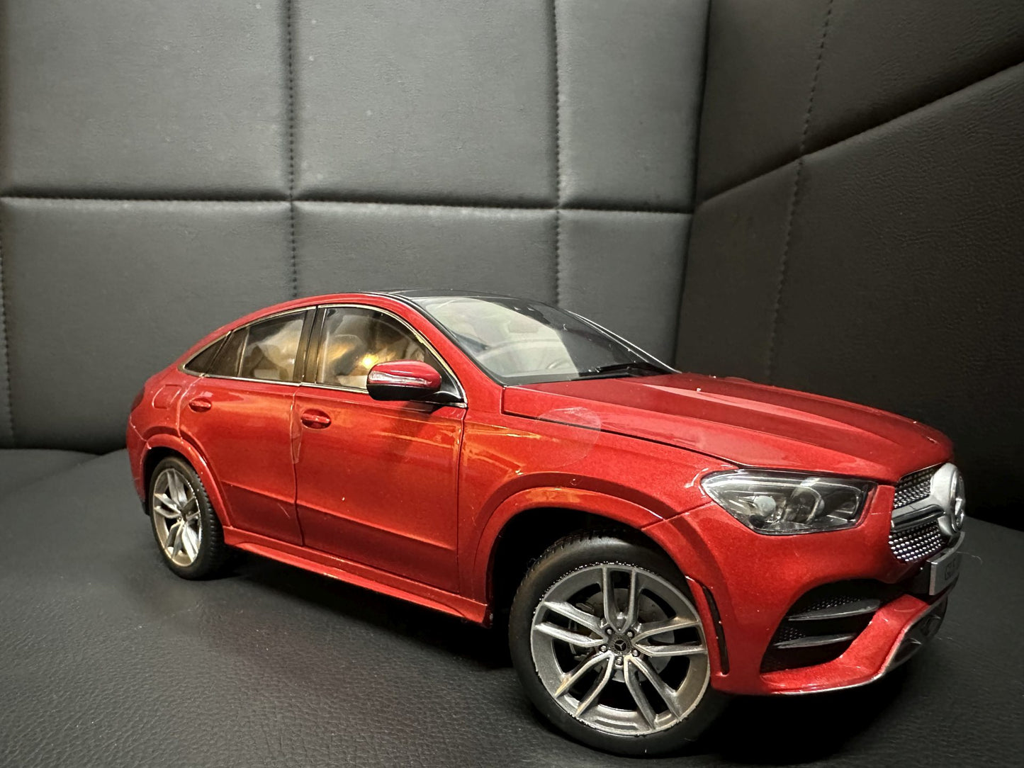 Mercedes Benz GLE Coupe V167 red 1:18 i Scale Мерцедес Бенц ГЛЕ Купе червен
