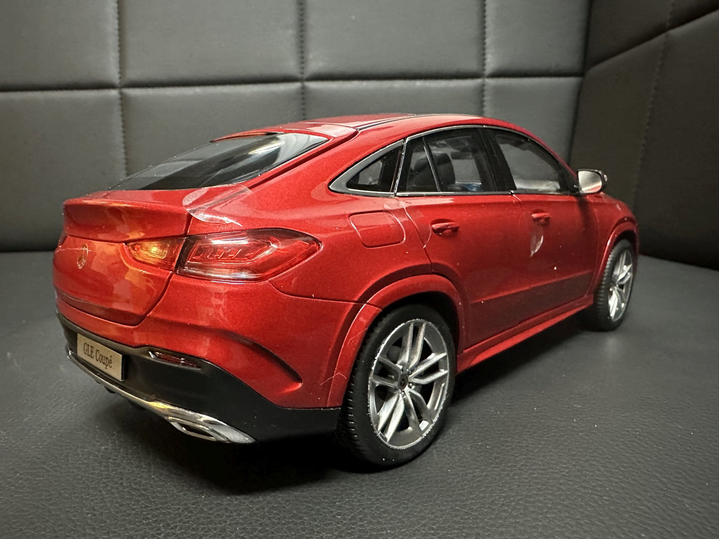 Mercedes Benz GLE Coupe V167 red 1:18 i Scale Мерцедес Бенц ГЛЕ Купе червен
