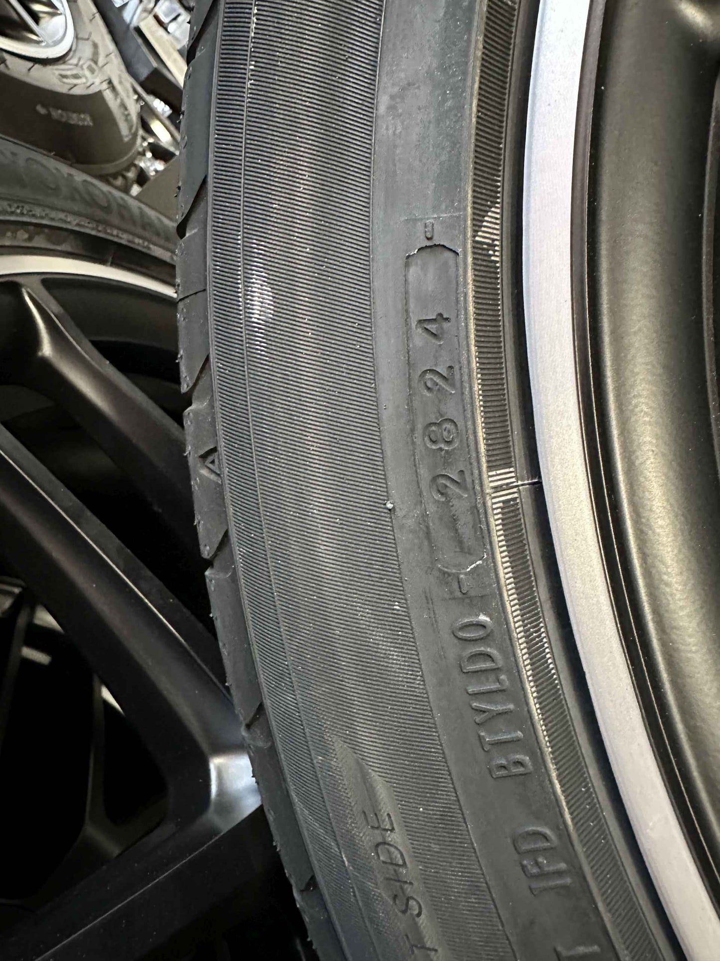 Нови Оригинал Mercedes GLE53 GLE63 AMG V167 C167 22 Zoll Мерцедес ГЛЕ 22 цола джанти летен комплект летни гуми