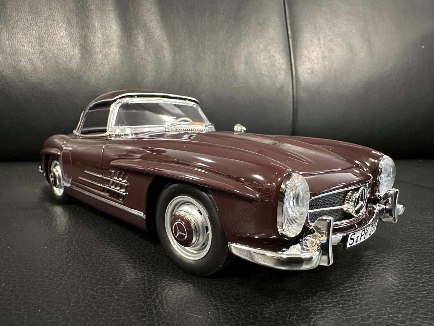 Mercedes Benz 300 SL Cabrio red 1:18 NOREV 183891 Мерцедес Бенц 300 СЛ Кабрио бордо отваряем