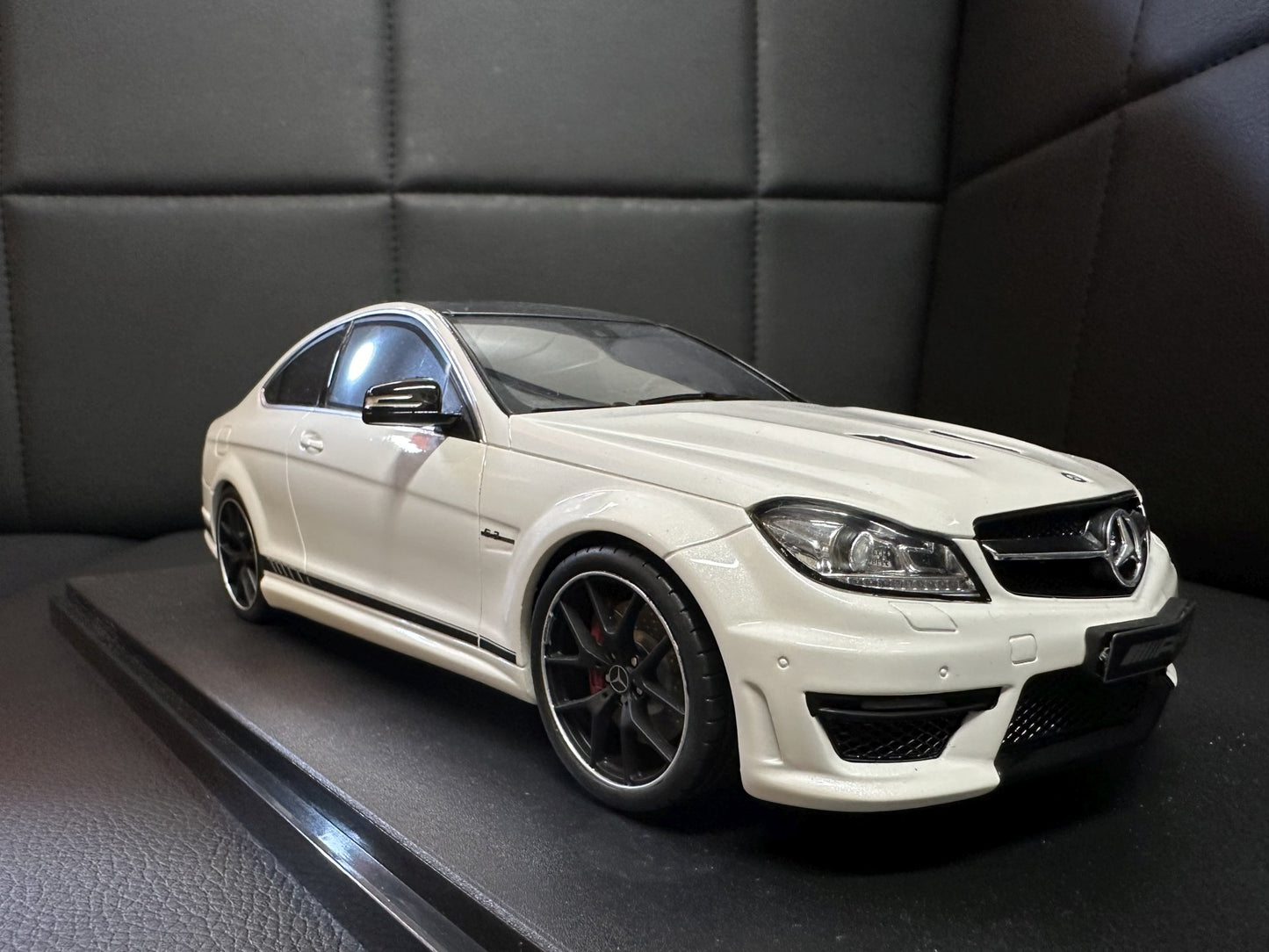Mercedes Benz C63 AMG Edition 507 white Limitiert 1:18 GT Spirit GT899 Мерцедес Бенц Ц63 бял Лимитирана
