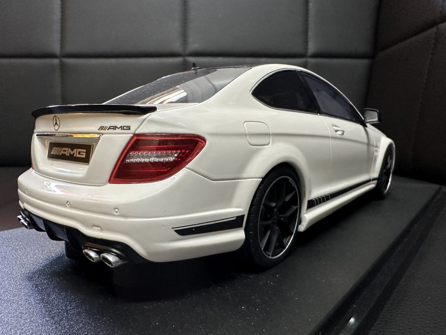 Mercedes Benz C63 AMG Edition 507 white Limitiert 1:18 GT Spirit GT899 Мерцедес Бенц Ц63 бял Лимитирана