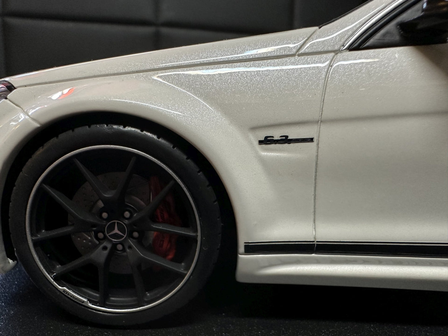 Mercedes Benz C63 AMG Edition 507 white Limitiert 1:18 GT Spirit GT899 Мерцедес Бенц Ц63 бял Лимитирана