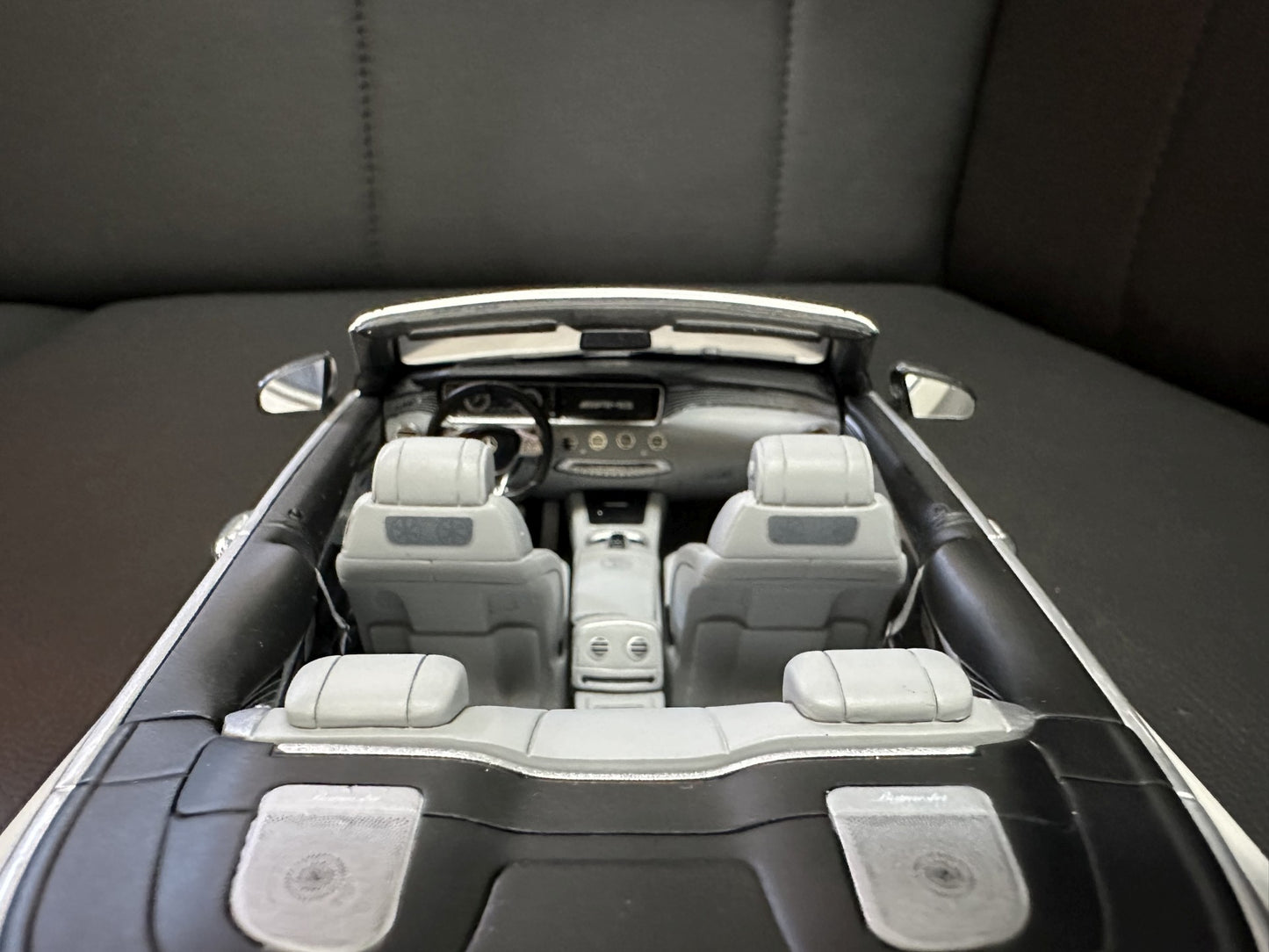 Mercedes Benz S63 AMG Cabrio white Limitiert 1337/1967 1:18 GT Spirit B66965712 Мерцедес Бенц С63 бял Лимитирана