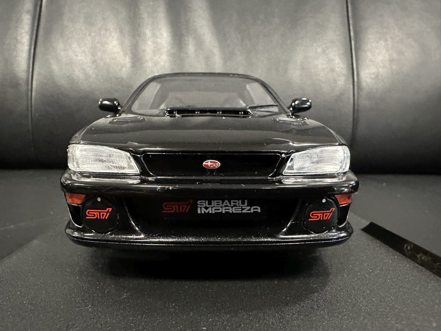 Subaru Impreza STI 1998 black 1:18 Solido S1807406 Субару Импреза СТИ черен
