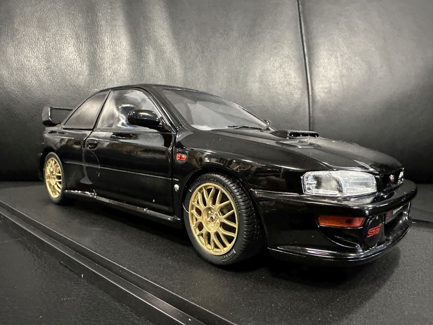 Subaru Impreza STI 1998 black 1:18 Solido S1807406 Субару Импреза СТИ черен