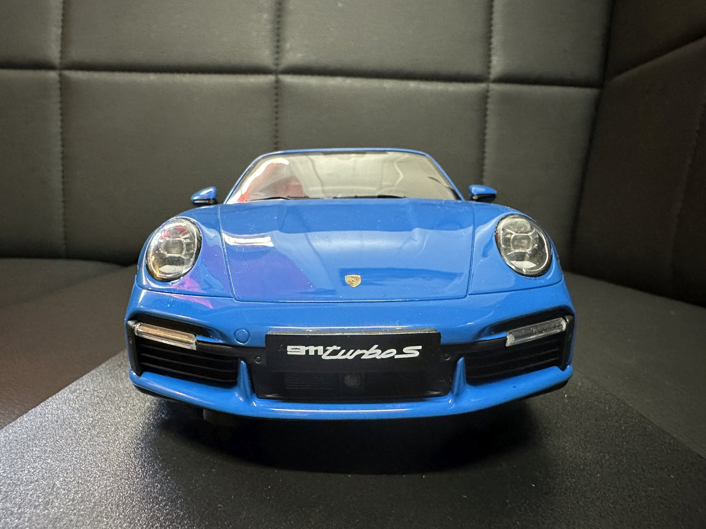 Porsche 911 Turbo S 992 Cabrio blue Limitiert 1:18 GT Spirit GT441 Порше 911 Турбо С Кабрио син Лимитирана