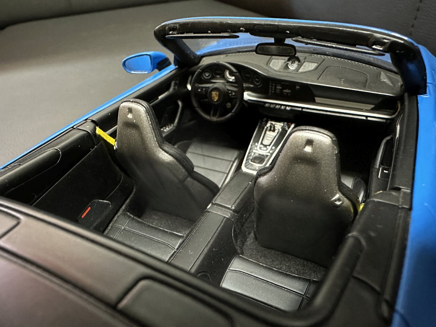 Porsche 911 Turbo S 992 Cabrio blue Limitiert 1:18 GT Spirit GT441 Порше 911 Турбо С Кабрио син Лимитирана