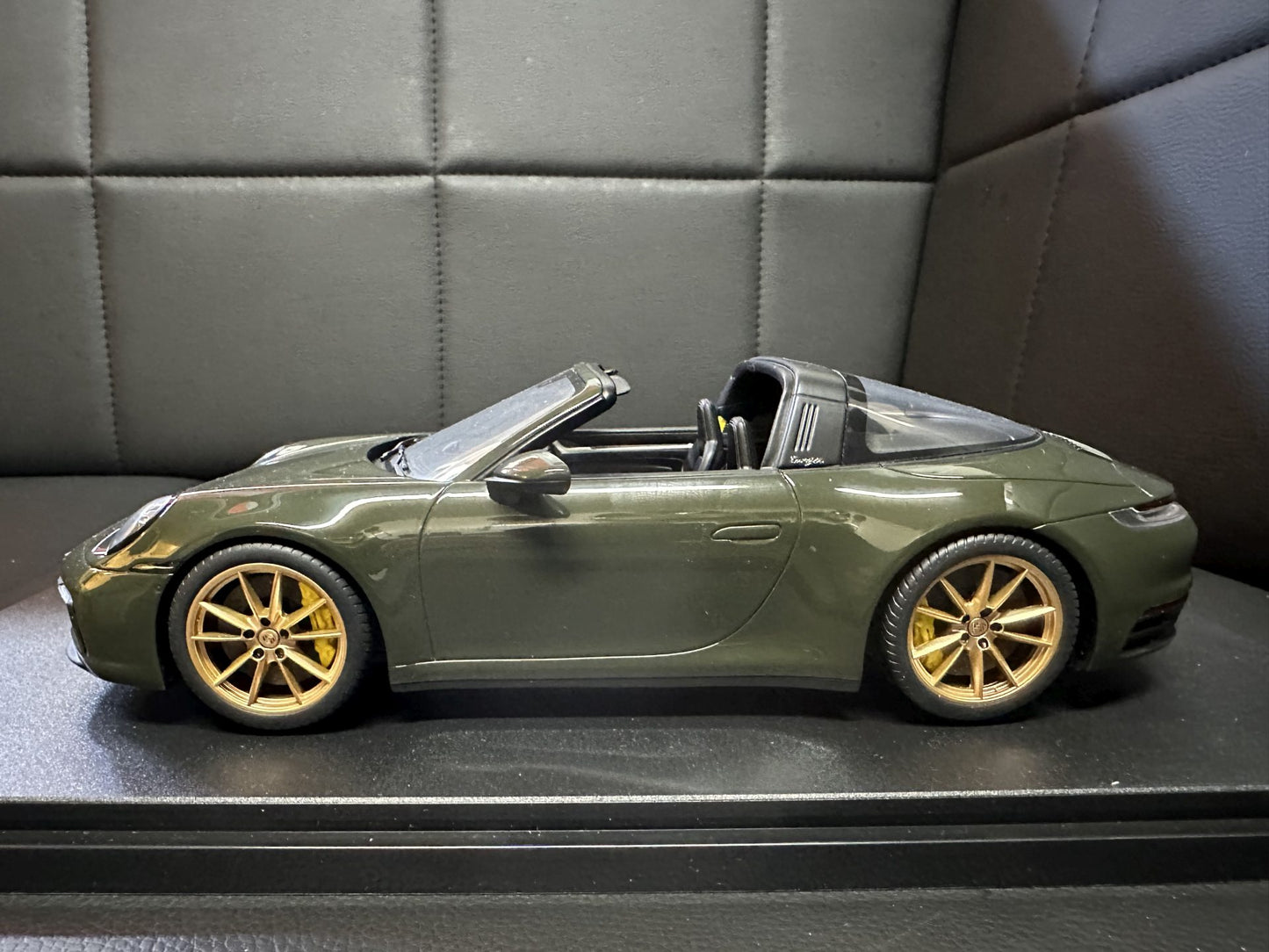 Porsche 911 Targa 4S Cabrio green Limitiert 1:18 GT Spirit GT438 Порше 911 Тарга зелен Лимитиран
