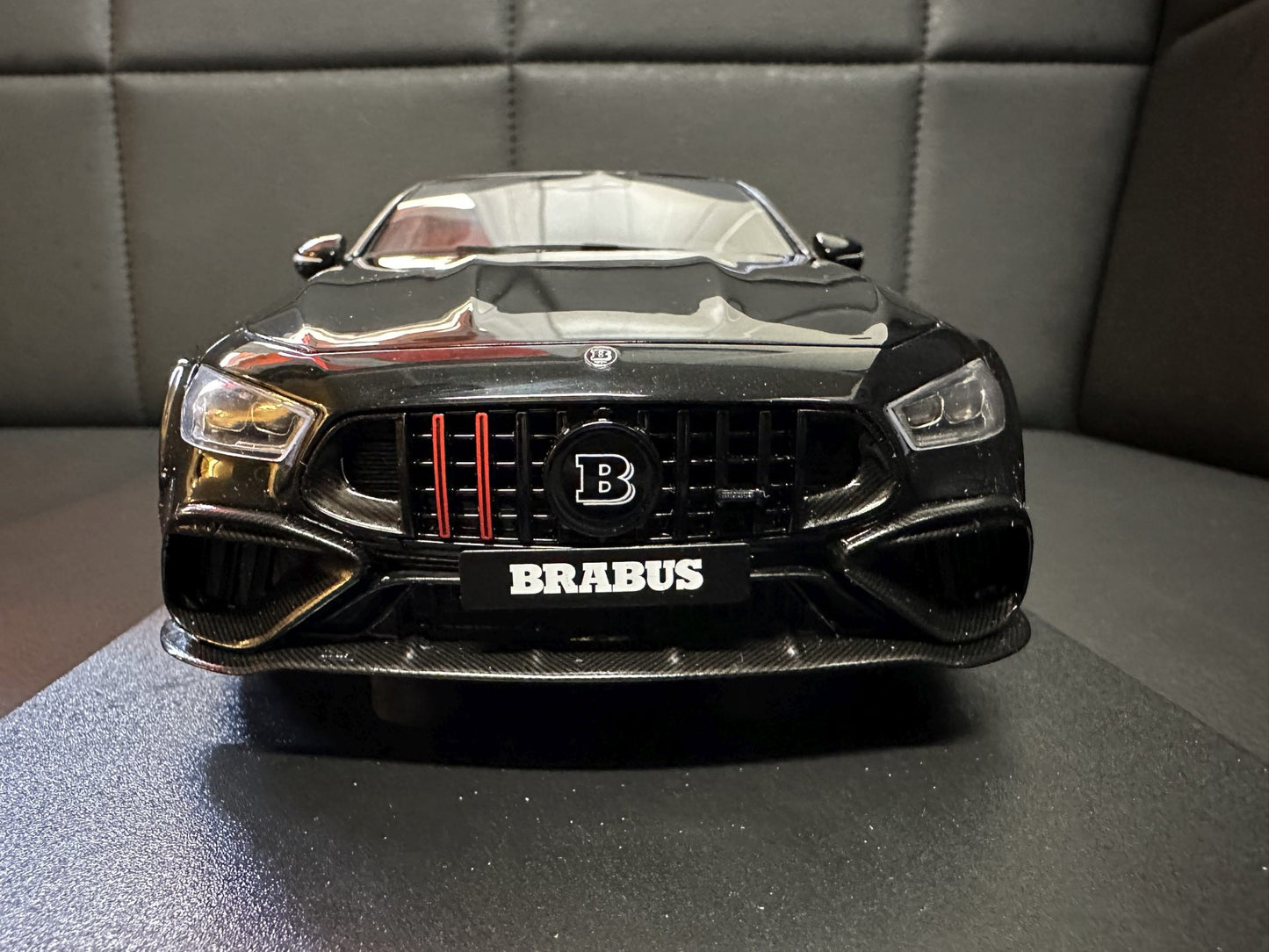 Mercedes Benz Brabus 930 AMG GT W290 black Limitiert 1:18 GT Spirit GT909 Мерцедес Бенц Брабус 930 черен Лимитирана