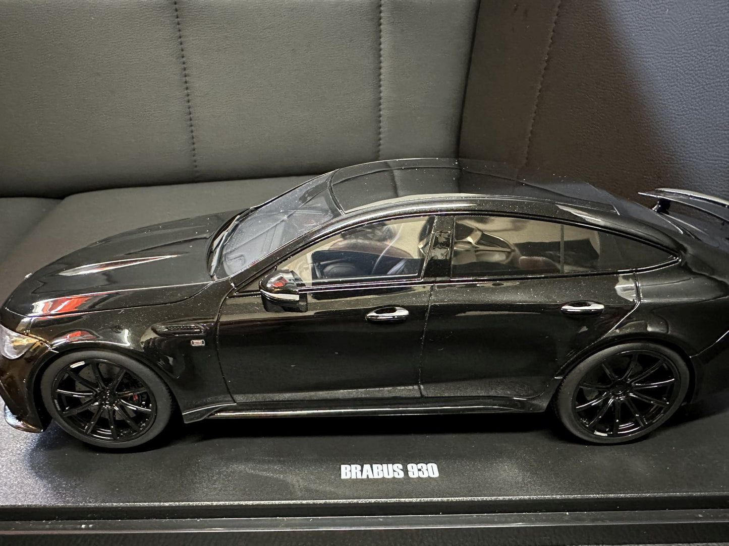 Mercedes Benz Brabus 930 AMG GT W290 black Limitiert 1:18 GT Spirit GT909 Мерцедес Бенц Брабус 930 черен Лимитирана