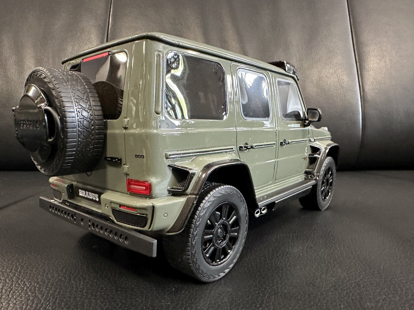 Mercedes Benz G Klasse BRABUS G800 4x4 green Limitiert 094/504 1:18 GT Spirit CLDC036  Мерцедес Бенц Г Класа зелен Лимитирана