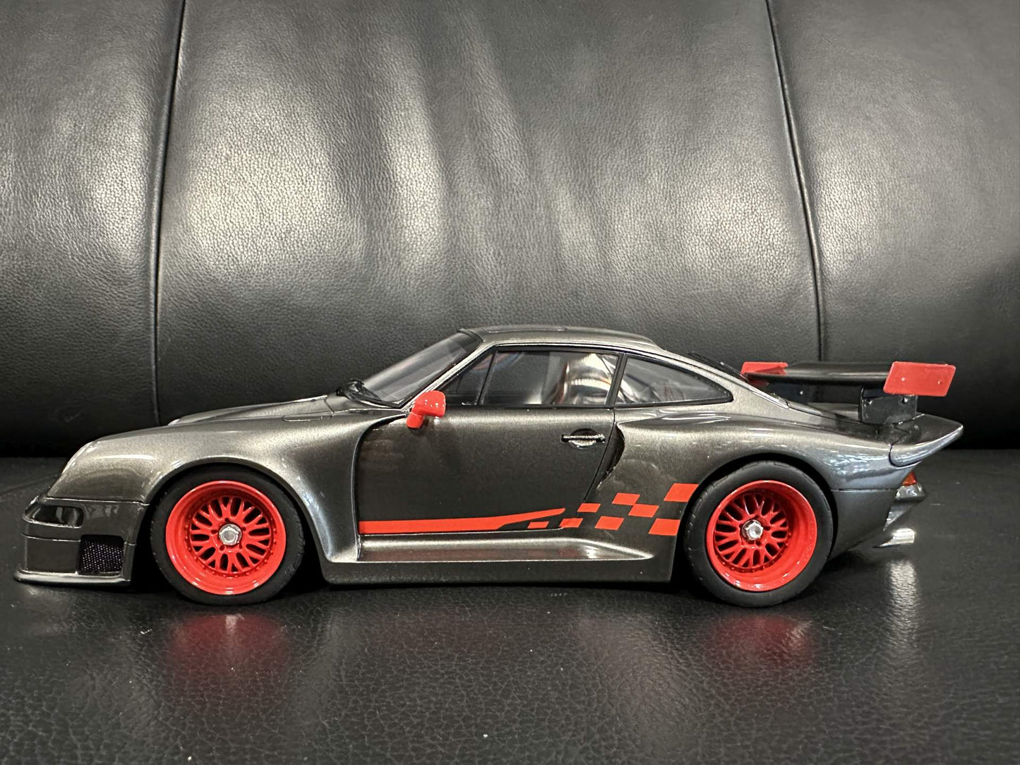 Porsche 911 993 GT1 Almeras grey Limitiert 73/150 1:18 KESS KE18004C Порше 911 993 сив Лимитирана