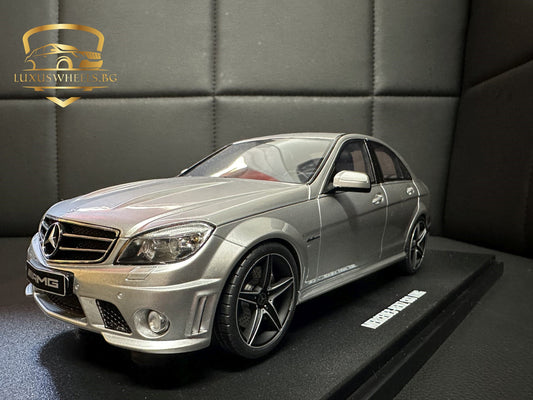 Mercedes Benz C63 AMG grey Limitiert 1:18 GT Spirit GT462 Мерцедес Бенц Ц63 сив Лимитирана