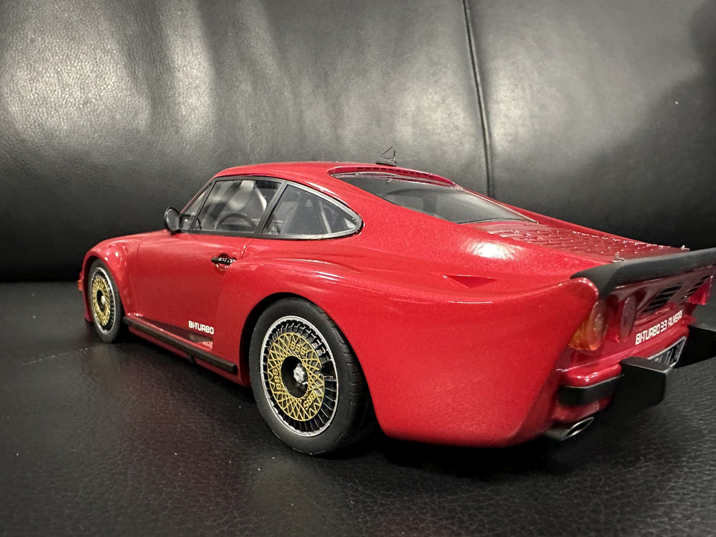Porsche 911 930 BiTurbo 3,3 Almeras 1993 red Limitiert 14/150 1:18 KESS KE18005C Порше 911 930 червен Лимитирана