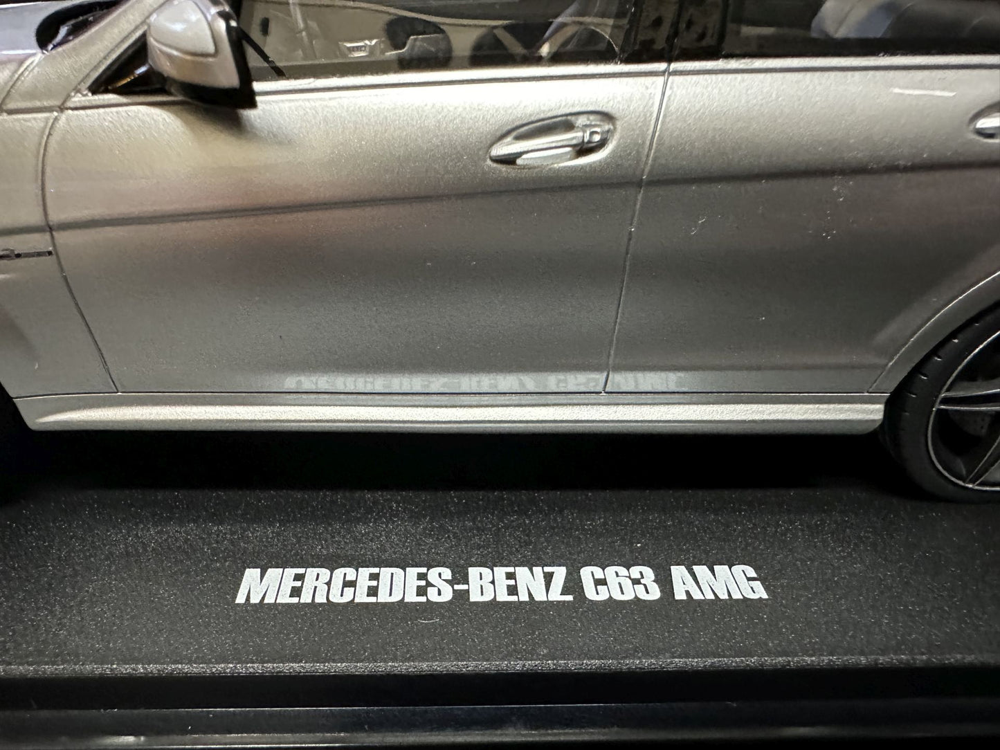 Mercedes Benz C63 AMG grey Limitiert 1:18 GT Spirit GT462 Мерцедес Бенц Ц63 сив Лимитирана