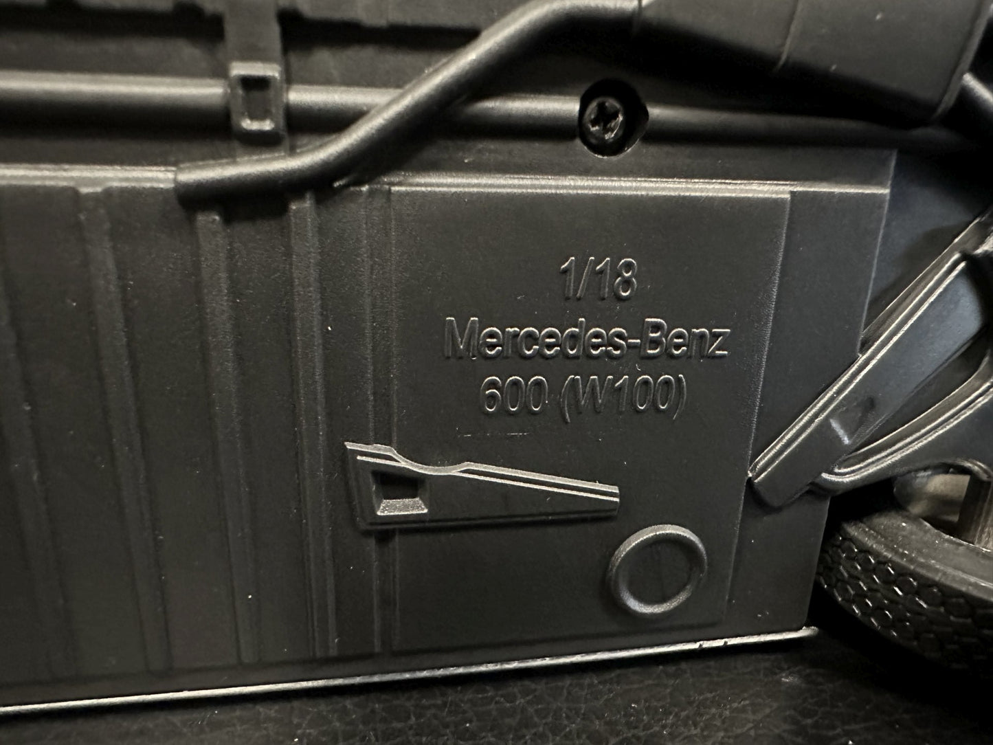 Mercedes Benz 600 W100 1969 limousine black 1:18 Modelcar MCG 18187 Мерцедес Бенц 600 В100 Лимозина 1969 черен
