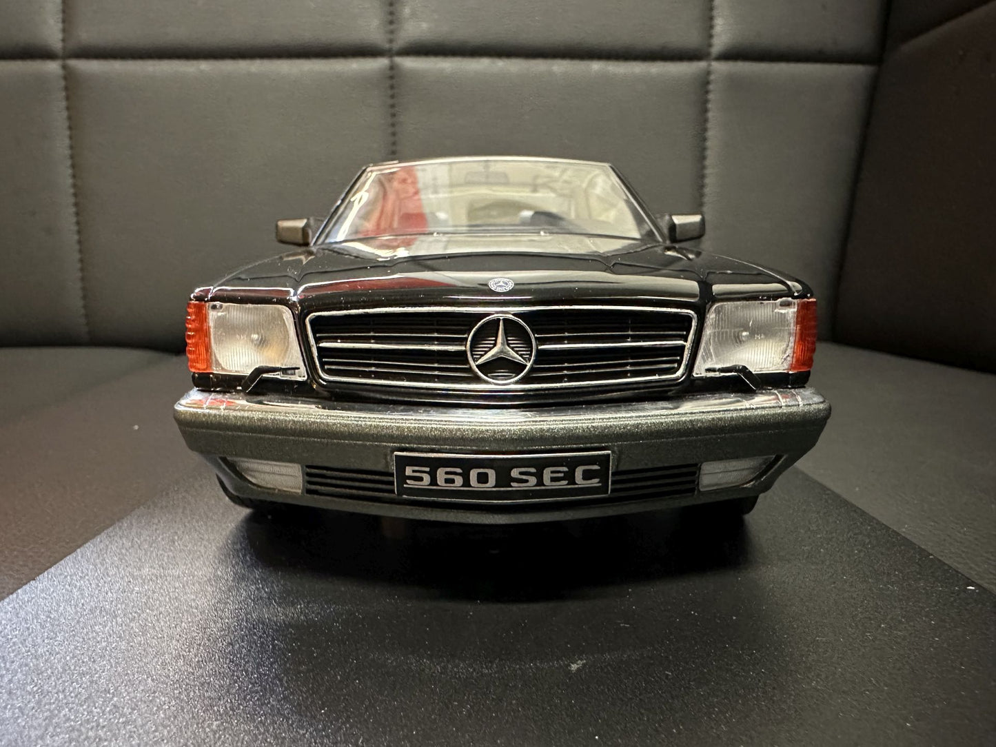 Mercedes Benz 500SEC Coupe C126 black 1:18 KK-Scale KKDC180334 Мерцедес Бенц Купе черен