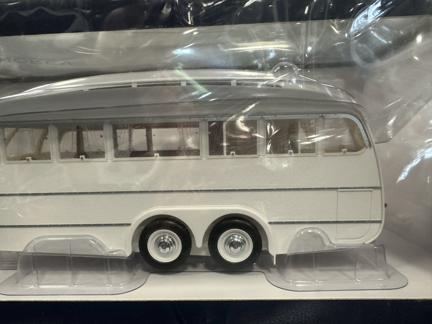 Peugeot 404 1965 Caravan Henon brown/white 1:18 NOREV 184837 Пежо 404 Каравана кафяв/бял