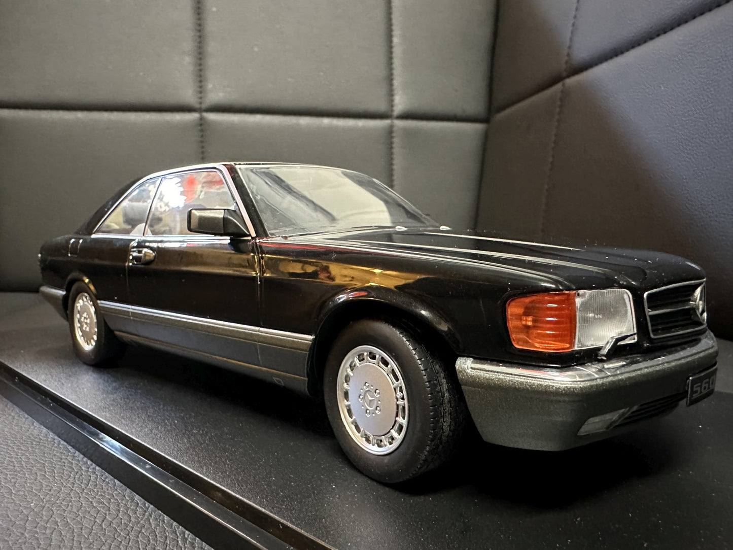 Mercedes Benz 500SEC Coupe C126 black 1:18 KK-Scale KKDC180334 Мерцедес Бенц Купе черен