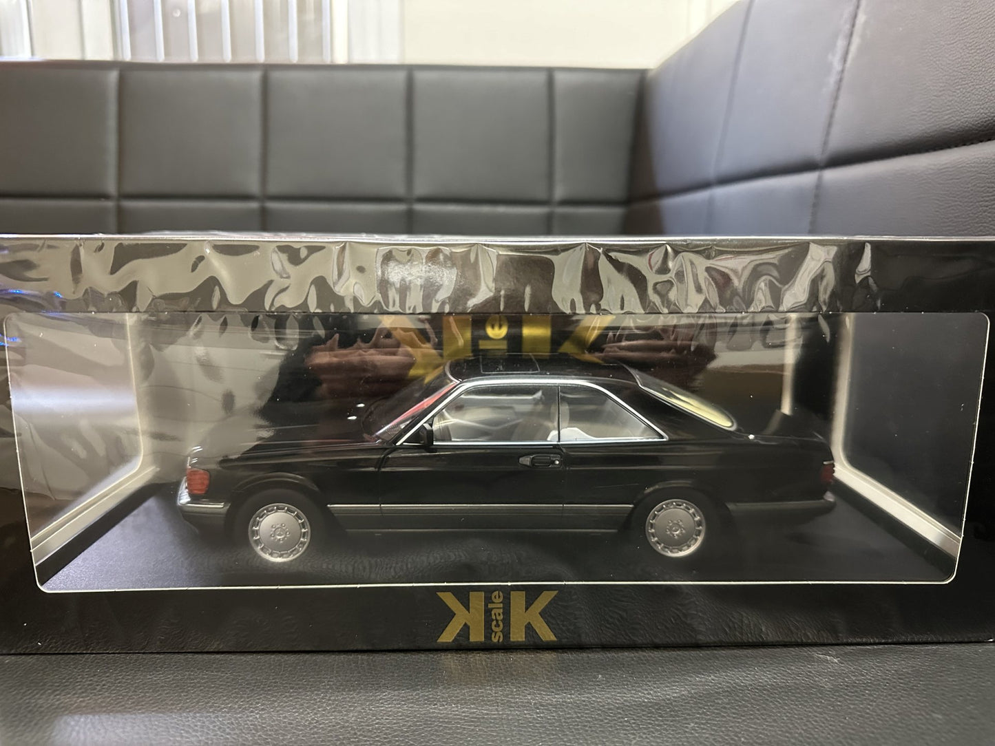 Mercedes Benz 500SEC Coupe C126 black 1:18 KK-Scale KKDC180334 Мерцедес Бенц Купе черен